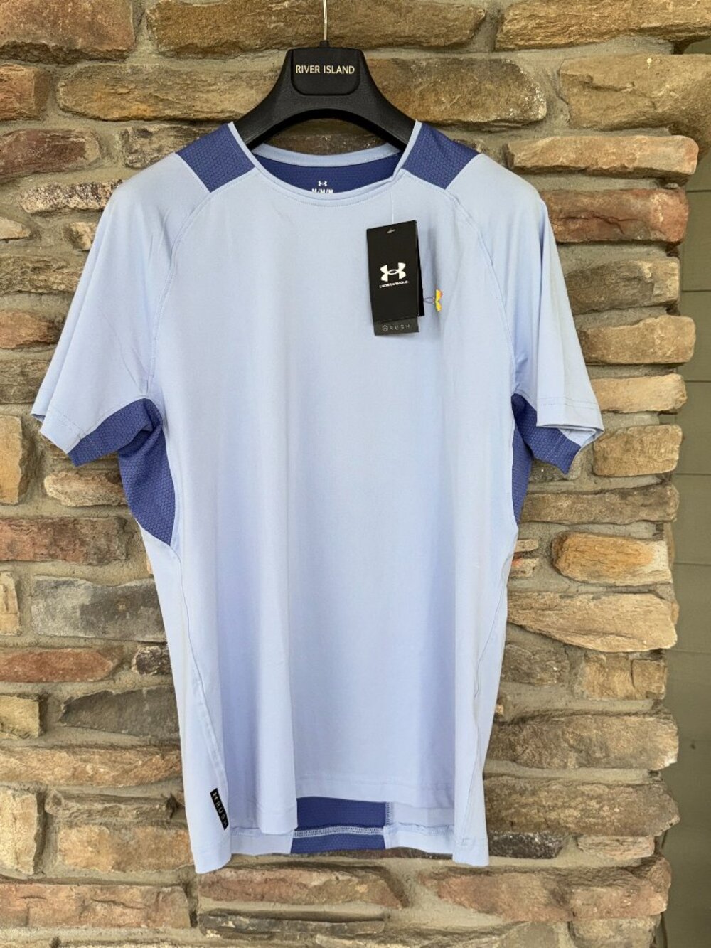 Under Armour Rush Vented Fitted Shirt Men's Medium Active Wicking Mesh NWT